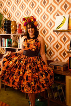 Load image into Gallery viewer, FLOWER CROWNS