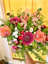 Load image into Gallery viewer, CLASSIC BOUQUET