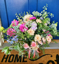 Load image into Gallery viewer, GRAND BOUQUET