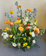 Load image into Gallery viewer, GROWING FLORAL ARRANGEMENTS