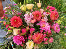 Load image into Gallery viewer, GRAND BOUQUET