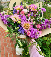 Load image into Gallery viewer, CLASSIC BOUQUET