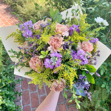 Load image into Gallery viewer, CLASSIC BOUQUET